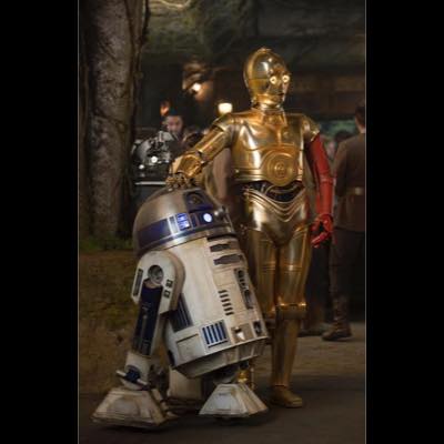 C-3POの左腕が真っ赤に？　『スター・ウォーズ／フォースの覚醒』新場面写真公開へ