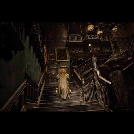 デル・トロ監督やミア・ワシコウスカらが“屋敷”について語る　『クリムゾン・ピーク』特別映像公開