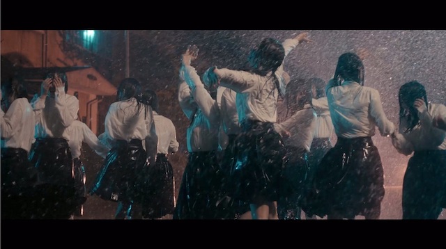 欅坂46、「エキセントリック」MV公開　TAKAHIRO×池田一真による斬新な振付＆映像にの画像1-10