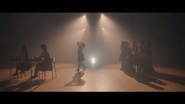 欅坂46、「エキセントリック」MV公開　TAKAHIRO×池田一真による斬新な振付＆映像にの画像1-7