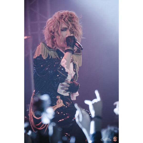 KAMIJO、現地コスプレイヤーに救われる!? V系海外ストリートチーム事情
