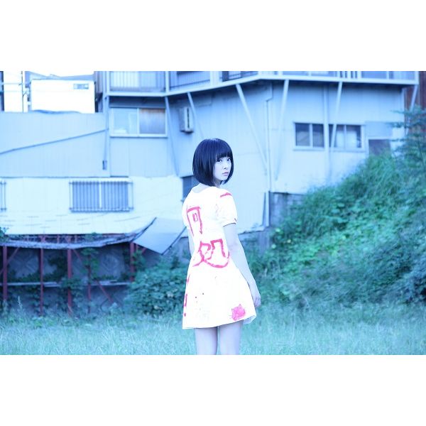 笑顔でネガティブな気持ちを歌うアイドル いずこねこの「終わらせ方