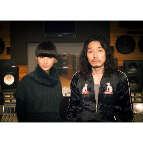 シシド・カフカ、斉藤和義プロデュース曲のMVを公開　メイキング映像では二人のセッションも