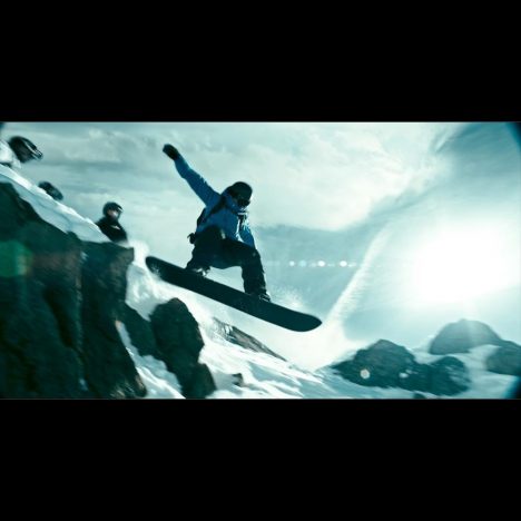 スノーボード・アクションの撮影中に雪崩が！　『X-ミッション』特別映像公開へ