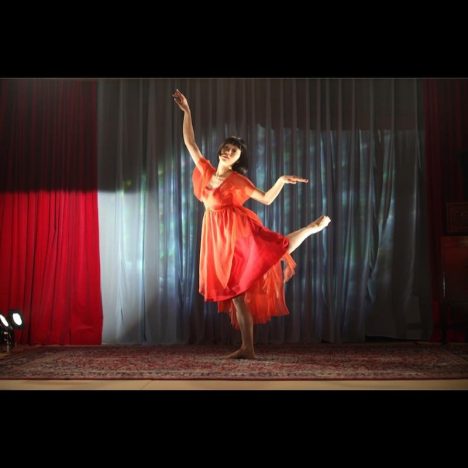 二階堂ふみが“金魚ダンス”を披露　『蜜のあわれ』本編&メイキング映像の一部公開