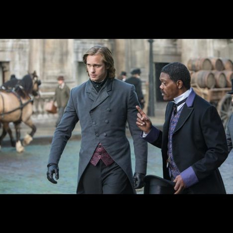 ターザンがスーツを身に纏い英国紳士に　『ターザン：REBORN』、新たな場面写真を公開