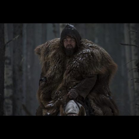 ディカプリオの“熊コート”はどう作られた？　『レヴェナント：蘇えりし者』衣装にスポット