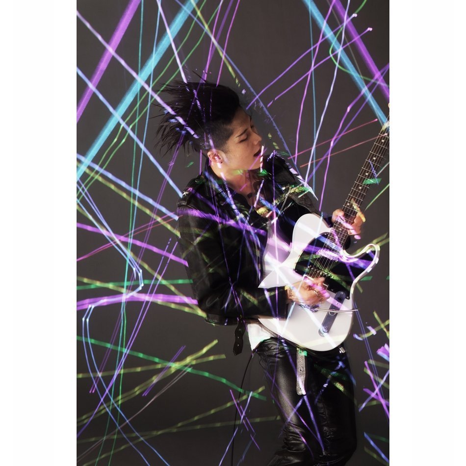 MIYAVI】抽選1名直筆サイン入りポスター MIYAVI - ✨フリーペーパー