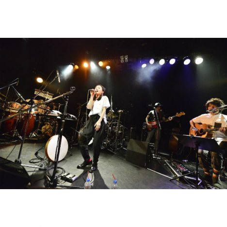 NakamuraEmi、アルバム収録曲「使命」のライブMVを公開　ライブ盤EPの配信も決定
