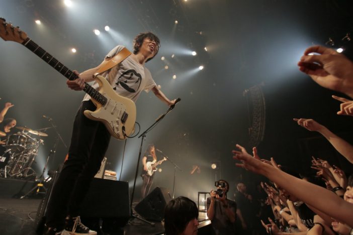 WHITE ASH、ツアー最終日赤坂BLITZ公演をレポート　自身最多ツアーで作り上げた“ライブ”とは