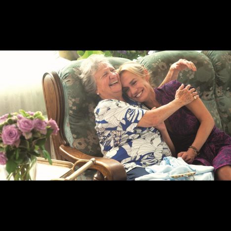凛と生きる母と彼女を支え続ける娘を描く　フランス映画祭最高賞受賞『92歳のパリジェンヌ』公開へ