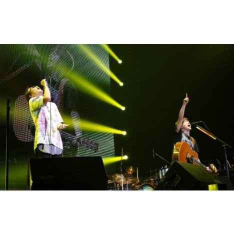 コブクロ、25万人動員ツアーを札幌からスタート　最新作『TIMELESS WORLD』収録曲を初披露