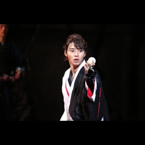 山崎賢人主演舞台『里見八犬伝』、2017年に全国12ヶ所で再演へ