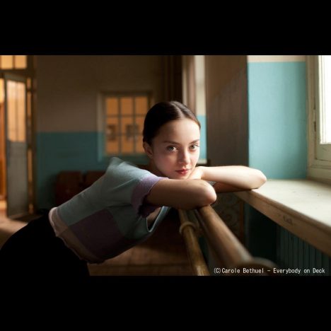 ジュリエット・ビノシュも出演　天才バレエ少女の運命描く『ポリーナ、私を踊る』10月公開へ