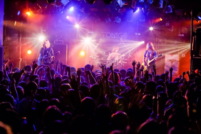 yonigeがデビュー前のライブで鳴らした“始まり”　アジカン「ソラニン」も歌ったツアー東京公演