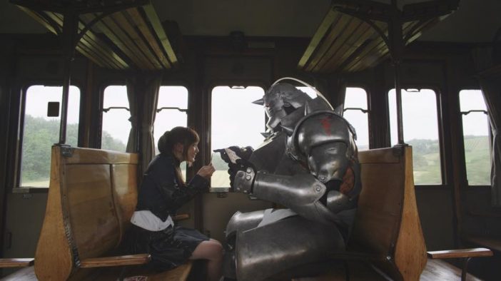 ディーン・フジオカ扮するマスタング大佐、“賢者の石”を手に　『鋼の錬金術師』新場面写真