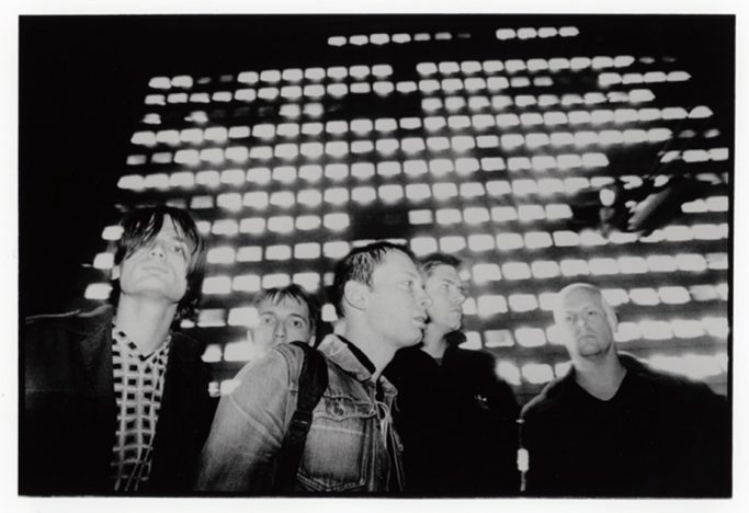 Radiohead、『OK COMPUTER』20周年記念作品『OKNOTOK』から「Lift」MV公開