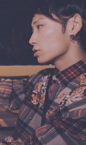 Uverworld Takuya が ドライブデート 臨場感ある Shout Love Mv公開 Real Sound リアルサウンド