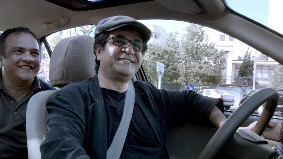 人生タクシー は 映画 ではない 特異な表現を生んだ イラン社会の現実 Real Sound リアルサウンド 映画部