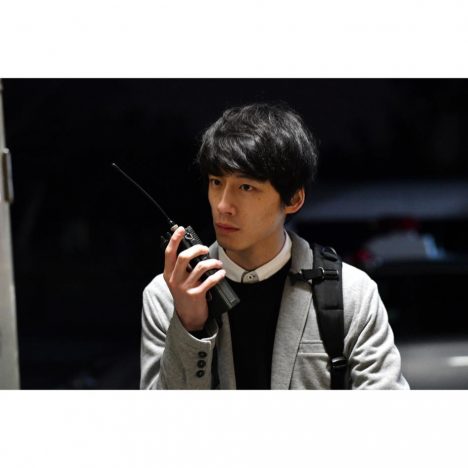 坂口健太郎、初主演ドラマで多彩な表情を披露　『シグナル 長期未解決事件捜査班』恐怖を煽る演出