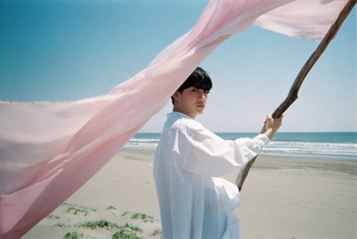 向井太一、コンセプトEP『LOVE』より先行配信曲「Siren」MV公開　“恋の駆け引き”描き出す