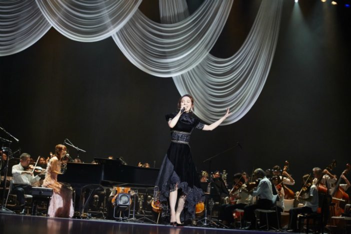 咲妃みゆ、フルオーケストラと豪華共演　初コンサートで示した“ソロシンガー”としての存在感