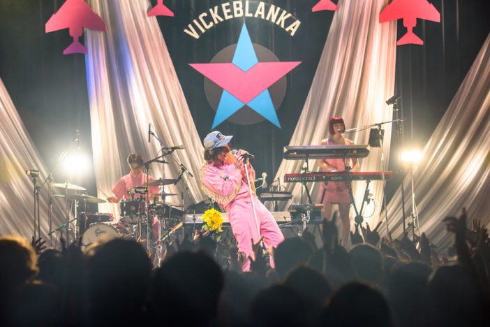 ビッケブランカ、ライブで爆発させた有り余るエネルギー　ビッグスケールで魅せたツアー最終公演