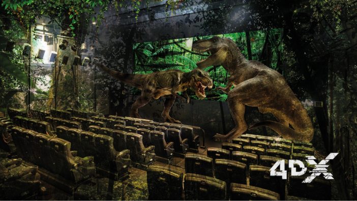 恐竜たちの足音が迫り来る臨場感！　『ジュラシック・ワールド／炎の王国』4DXを体験