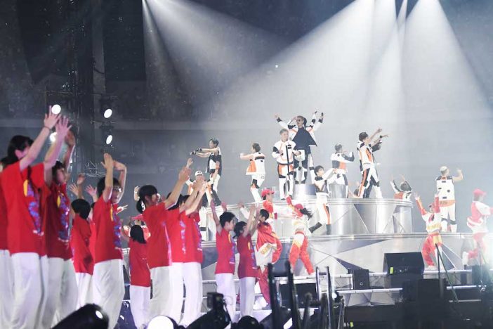 EXILE、東京ドームライブで釜石東中学校の生徒114名と共演　「Rising Sun」で日本を元気に