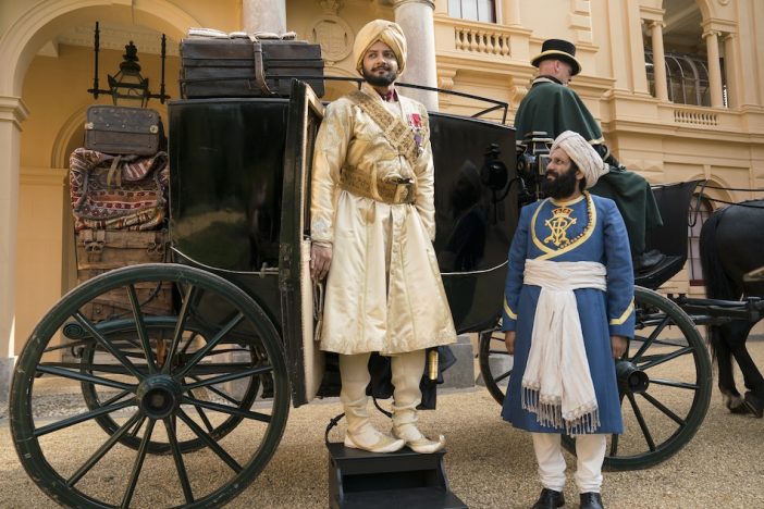 ジュディ・デンチも絶賛　『ヴィクトリア女王』インド人俳優アリ・ファザルの特別映像公開