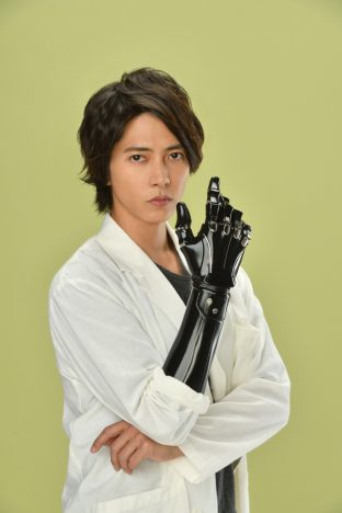山下智久、義手を装着した天才科学者役に　TBS連ドラ4年ぶり主演作『インハンド』4月放送