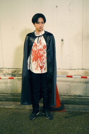 中島健人、『砂の器』で血まみれシャツ姿に　「ひりひりとしたクランクインとなりました」