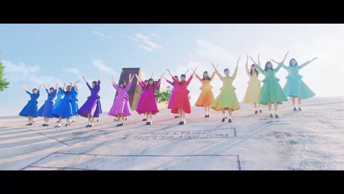 日向坂46、デビューシングルより「メチャカリ」CMソング「JOYFUL LOVE」MV公開　