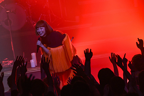YUKI、多彩なライブアレンジで新旧楽曲届けた全国ホールツアー完走　東京公演オンエアも決定