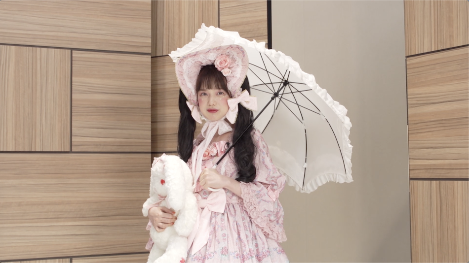 弘中綾香、人生初のロリータ衣装で“開眼”？