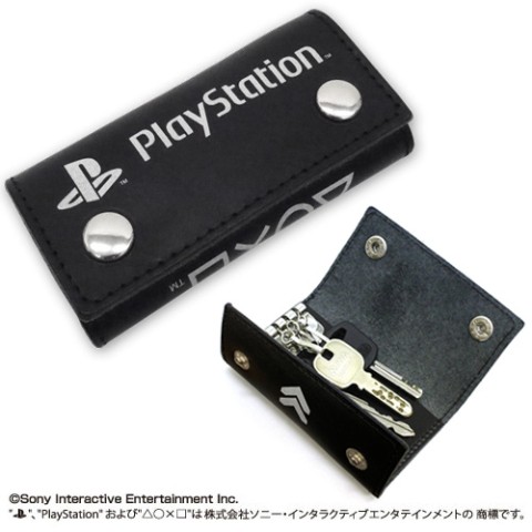 本革キーケース “PlayStation”　​3,300 円（税込）