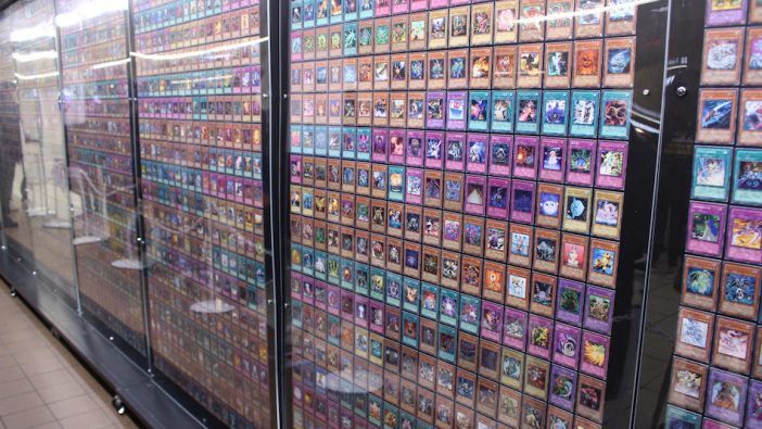 新宿で『遊戯王』10,000種のカードが圧巻の展示！　「女剣士カナン」も配布の記念イベントを見た