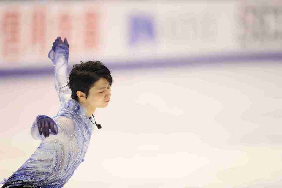 羽生結弦「NHK杯2019」総力特集ムックの表紙・巻頭特集に 「皆さんの力