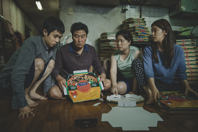 ネタバレあり パラサイト 半地下の家族 が描く韓国社会の構図 善悪 で動かない物語の特殊性 Real Sound リアルサウンド 映画部