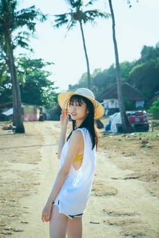 女優・モデルの髙橋ひかる、待望の1st写真集リリース　バリ島で“ちょっぴりオトナモード”の表情