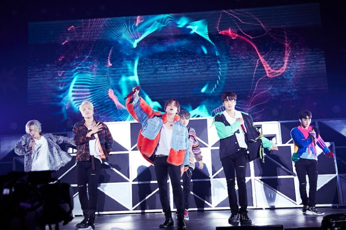 iKONの力強いパフォーマンスと歌唱力　iKONICとのコミュニケーションも楽しんだ年末ライブを振り返る