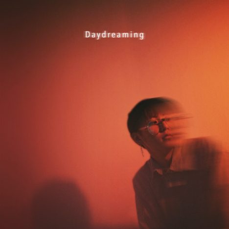 XY GENE、1stアルバム『Daydreaming』リード曲「DIVE (prod. jaff)」MV公開　自身が振付したダンス披露
