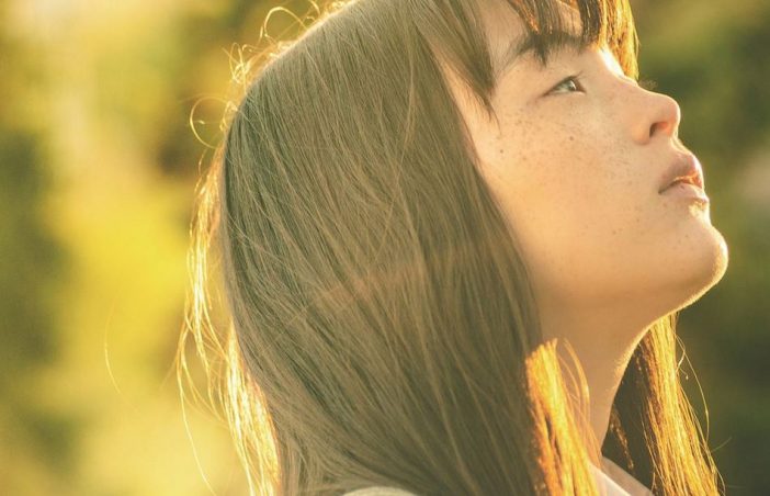 モトーラ世理奈、世界を反射する映画旅　『風の電話』『恋恋豆花』対照的な2作品で見せる表現力