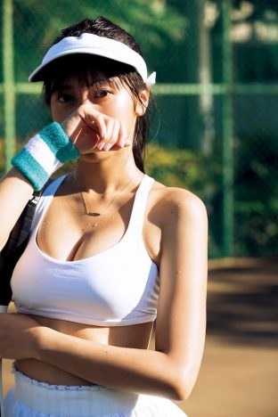 佐野ひなこ、2年ぶり写真集「いろんなひなこを楽しんでほしい」　テニスウエアの写真を初公開