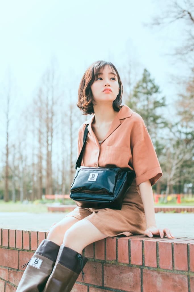 藤原さくら、ブランドブックの表紙に初抜擢の画像