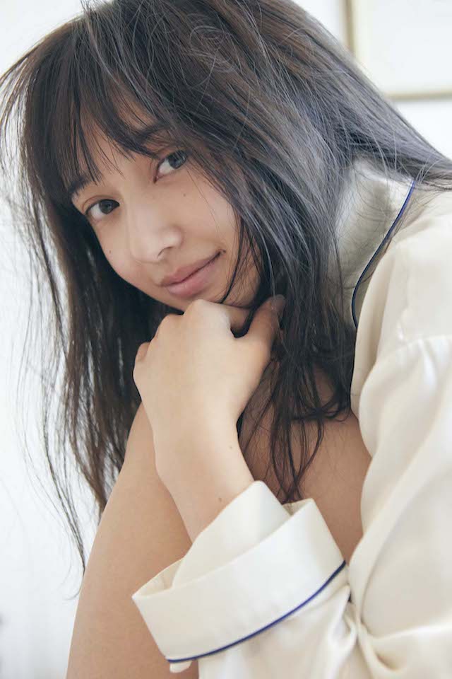 小宮有紗が初のフォトスタイルブックをリリースの画像