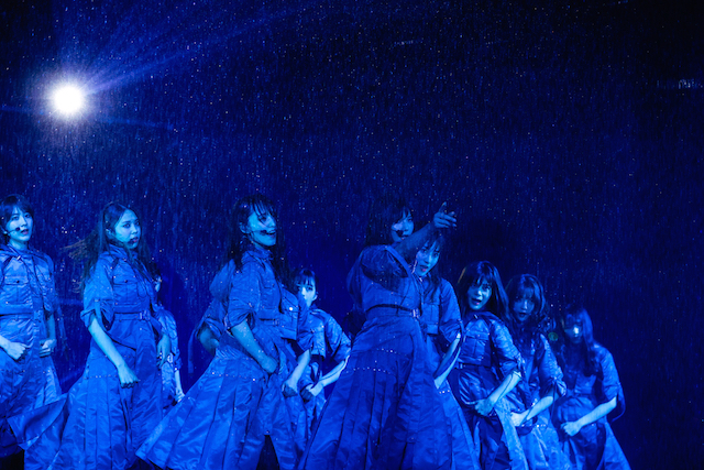 欅坂46、“新しいこと”尽くめだった衝撃の配信ライブ　パフォーマンスの節々に感じた前を向く姿勢の画像1-2