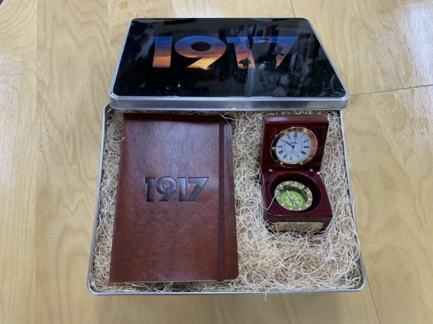 『1917 命をかけた伝令』コンパス付き置時計＆ノートブックセットを2名様にプレゼント