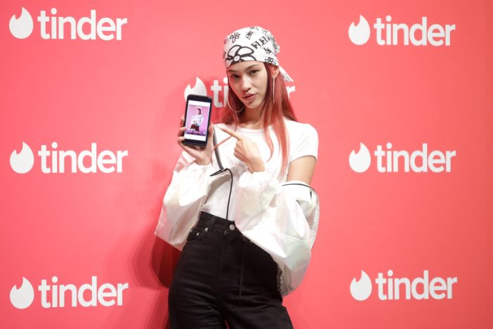 水原希子、マッチングアプリ「Tinder」で身バレ？　それでもプロフィールは「自分らしく」