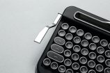 タイプライター風キーボードが登場の画像